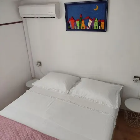 Apartment Zana - 30 M From Sea *