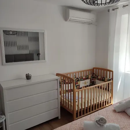 Zana - 30 M From Sea Apartment *